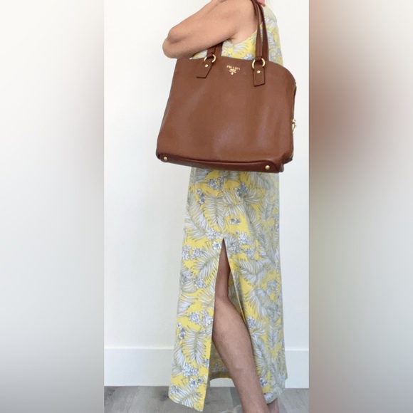 Authenticity 💯 PRADA - Picture 3 of 10